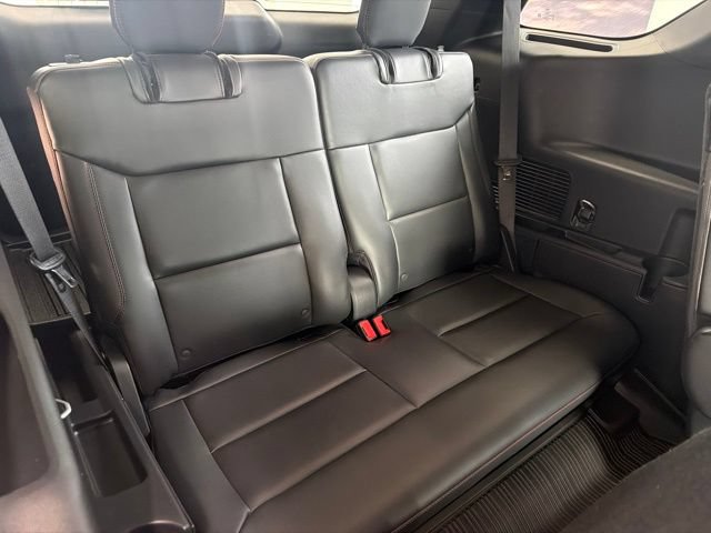 Certified 2025 Ford Explorer ST-Line w/ Premium Package AWD/4WD image 11