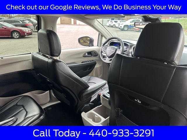 Used 2023 Chrysler Pacifica Touring-L FWD image 22