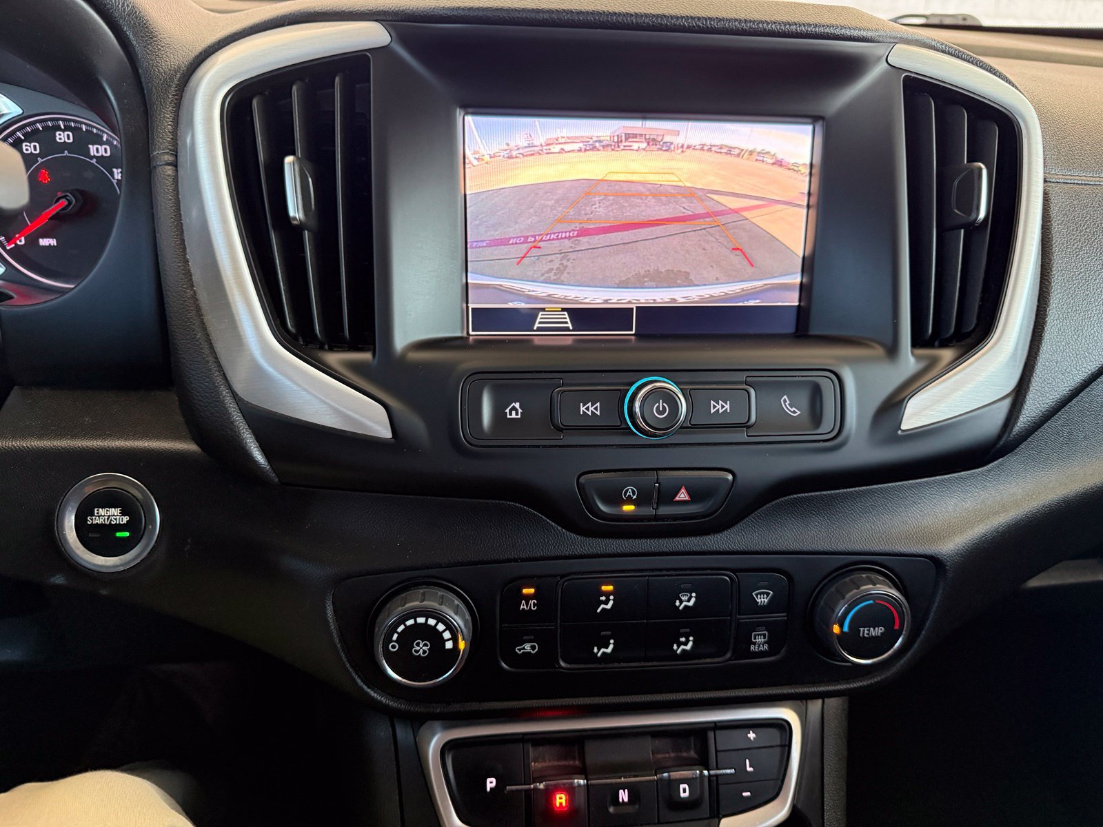 Used 2024 GMC Terrain SLE FWD image 16