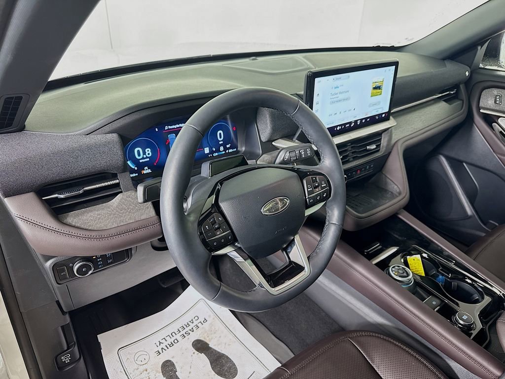 Certified 2025 Ford Explorer Platinum w/ Ultimate Package image 14