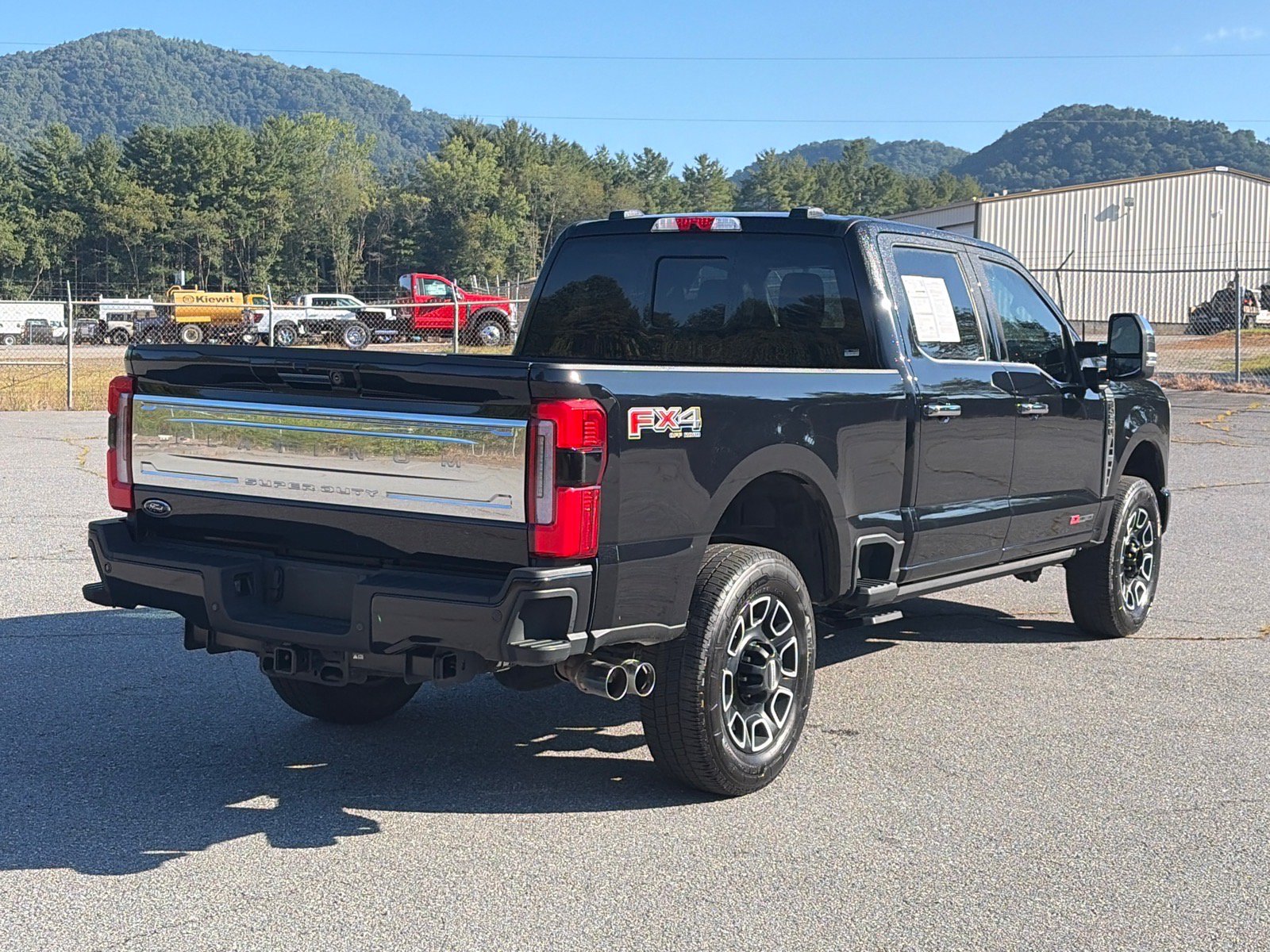 Certified 2024 Ford F250 4x4 Crew Cab Super Duty image 3