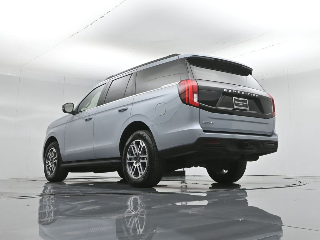 Certified 2025 Ford Expedition Active AWD/4WD image 19