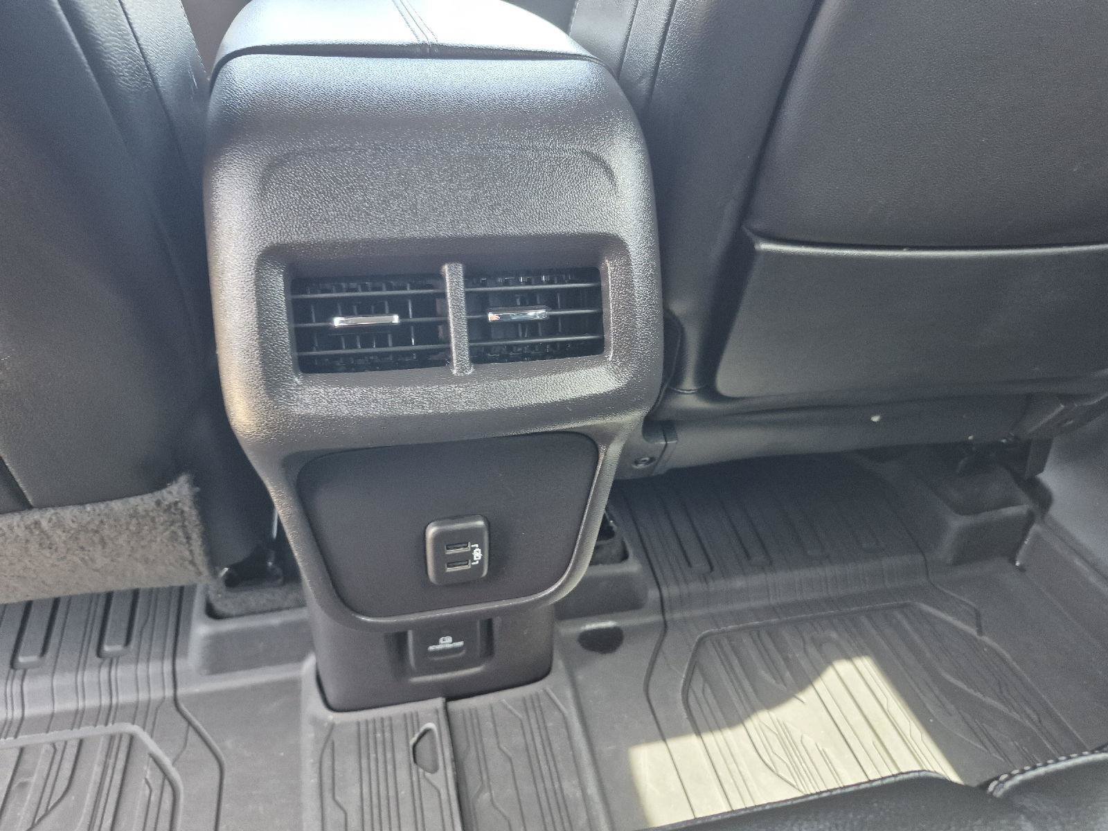 Used 2024 GMC Terrain SLT FWD image 12