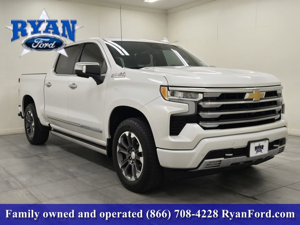 Used 2024 Chevrolet Silverado 1500 High Country w/ Technology Package image 4