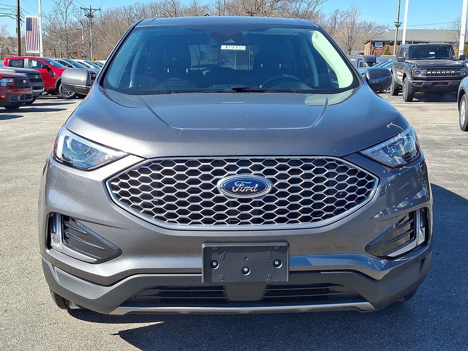 Certified 2023 Ford Edge SEL w/ Convenience Package image 2