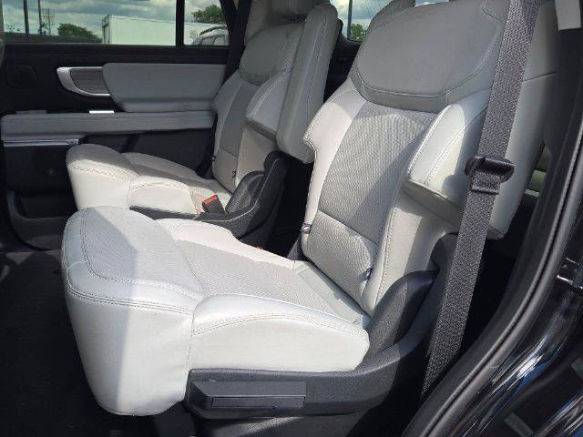 Certified 2025 Ford Expedition Platinum w/ Driver's Package AWD/4WD image 21