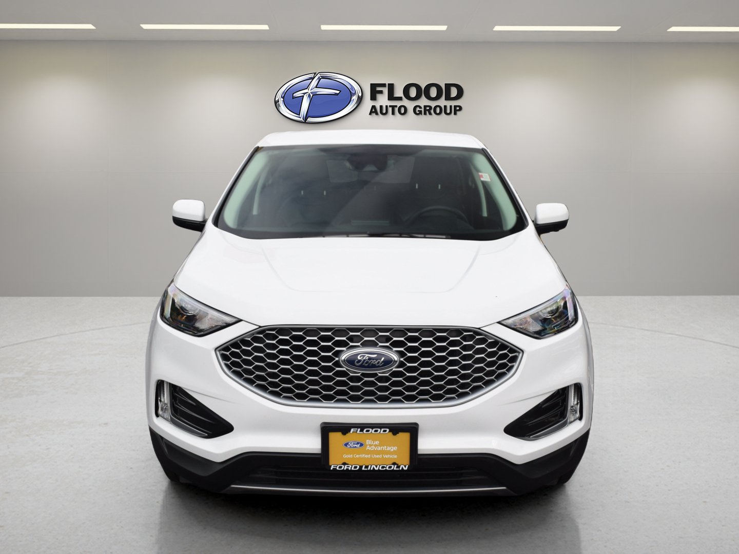 Certified 2024 Ford Edge SEL w/ Convenience Package AWD/4WD image 2