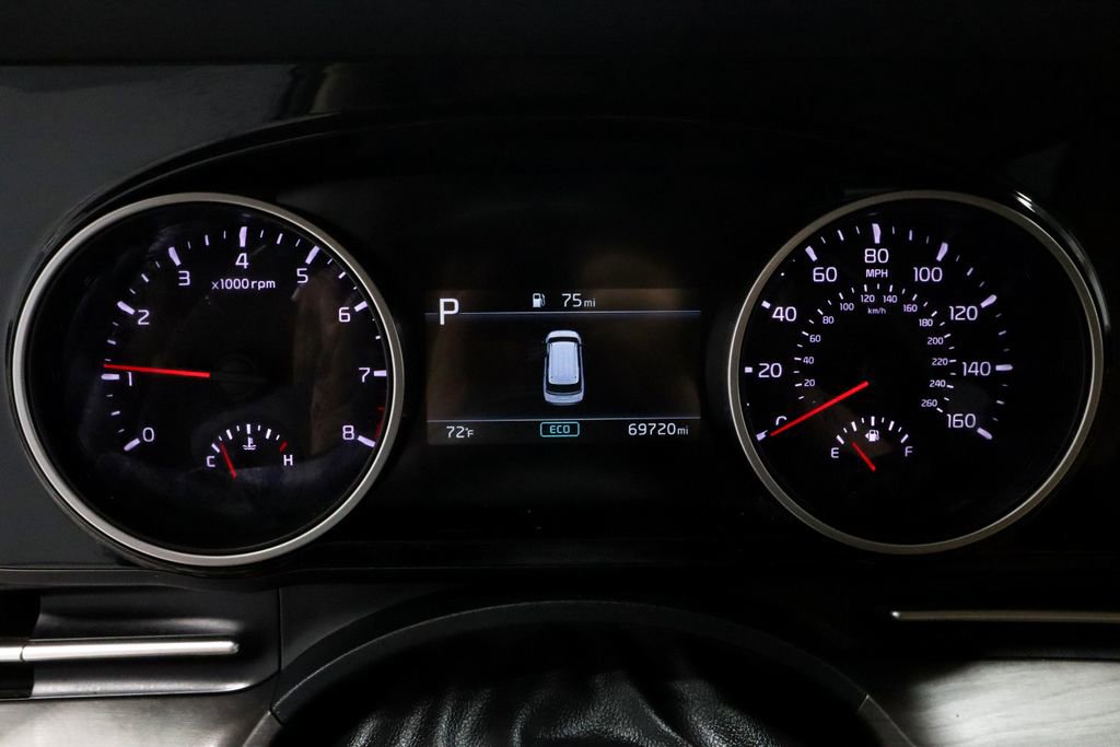 Used 2023 Kia Carnival EX FWD image 30