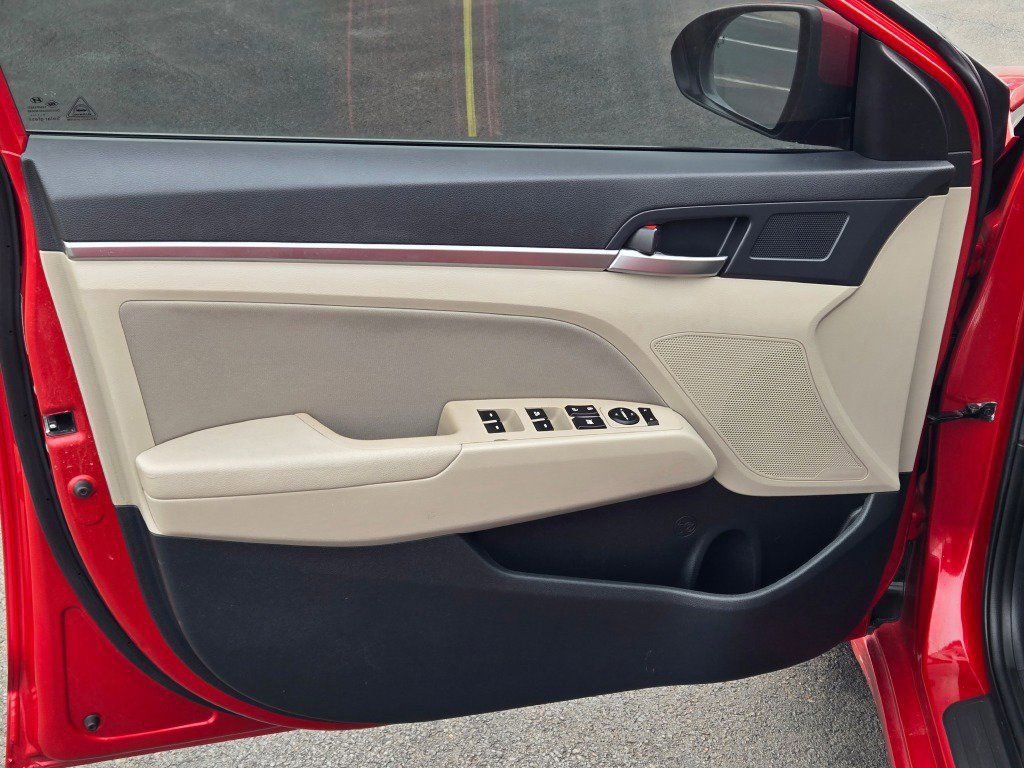 Used 2020 Hyundai Elantra Value Edition w/ Cargo Package (C1) image 18