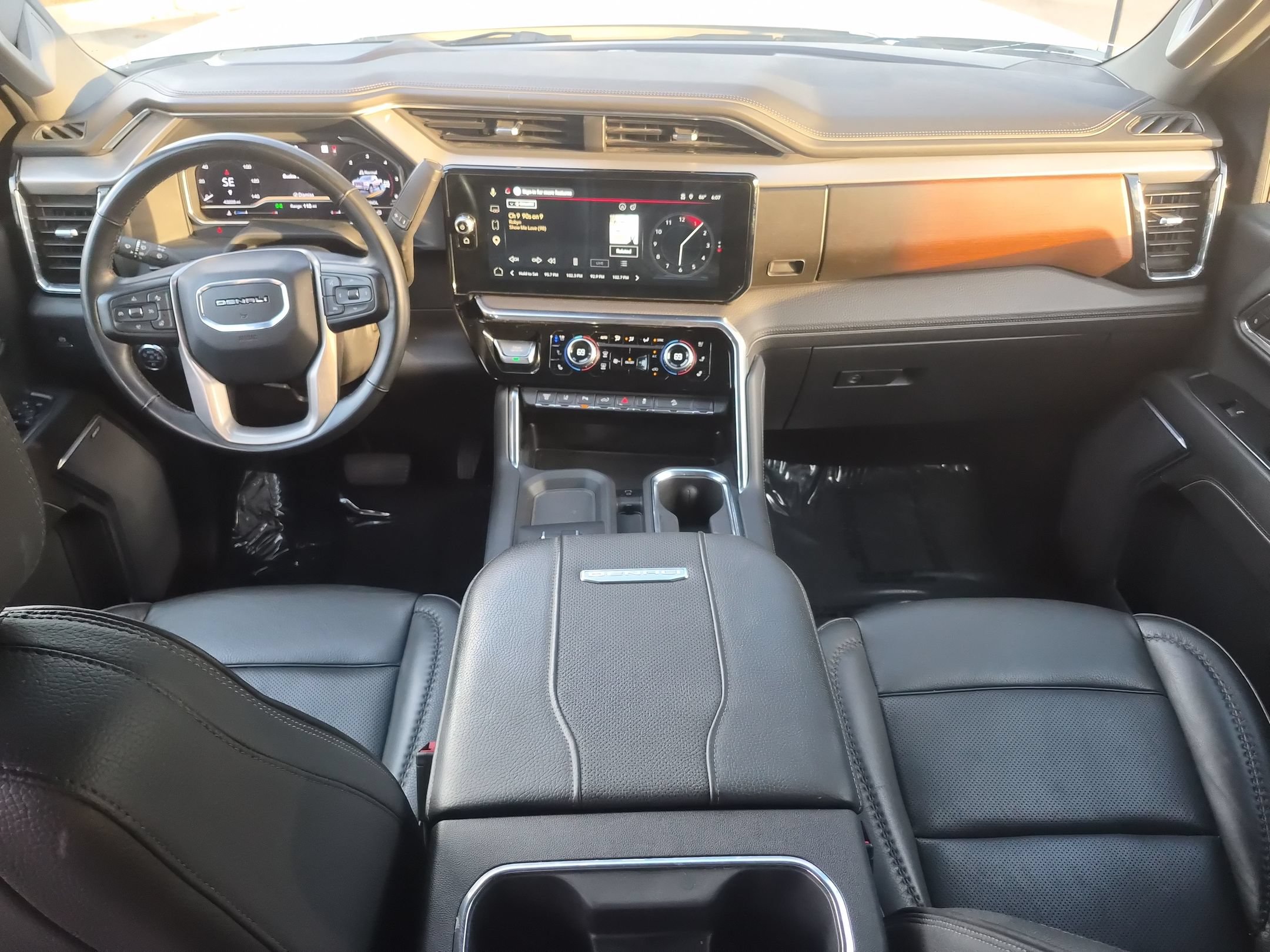 Used 2024 GMC Sierra 2500 Denali w/ Technology Package AWD/4WD image 31