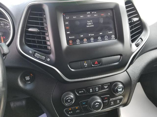 Used 2020 Jeep Cherokee Latitude Plus image 19