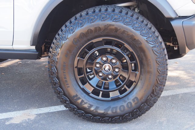 Certified 2026 Ford Bronco Badlands w/ Sasquatch Package AWD/4WD image 9
