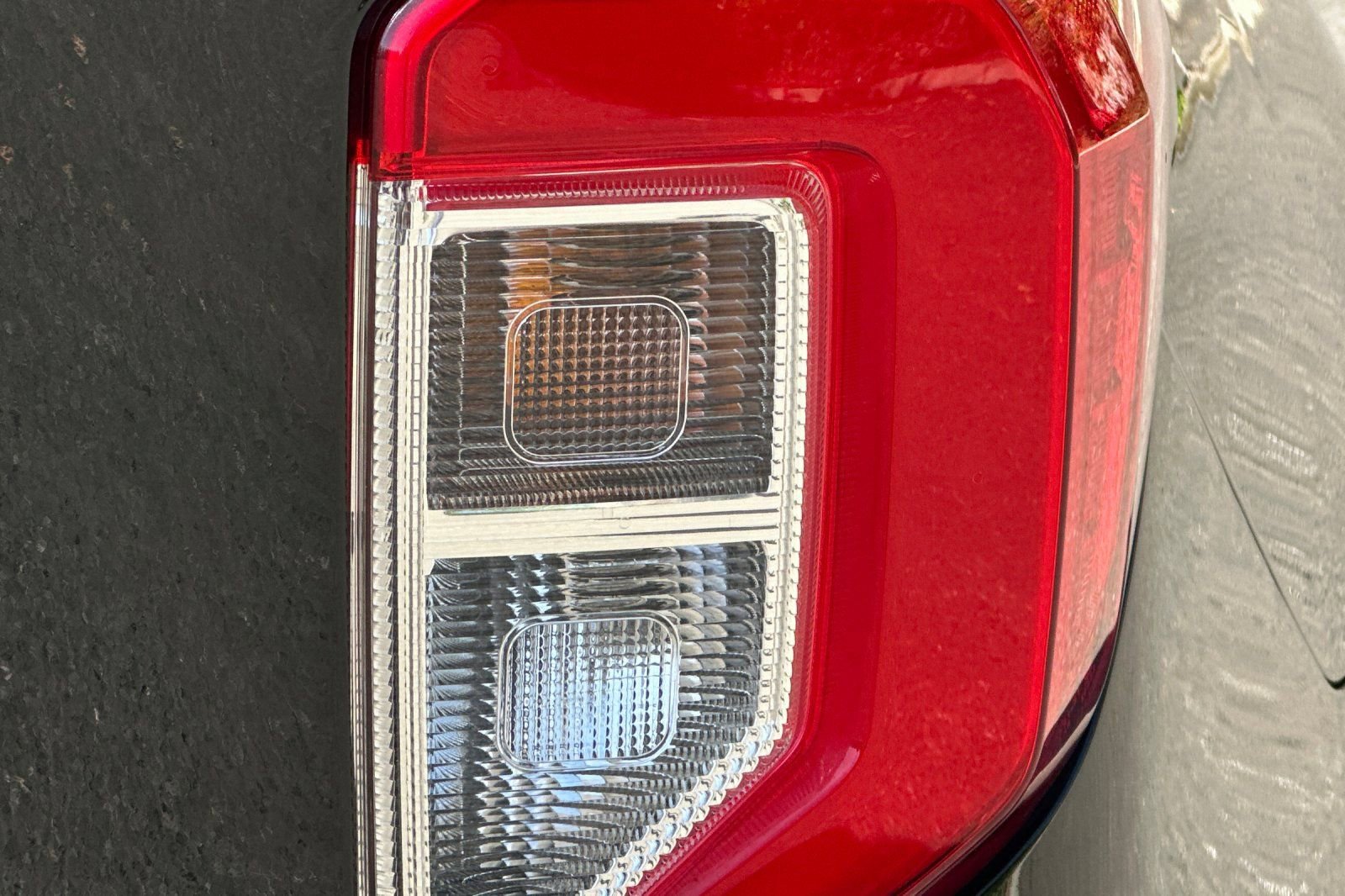 Certified 2023 Ford Explorer XLT RWD image 50
