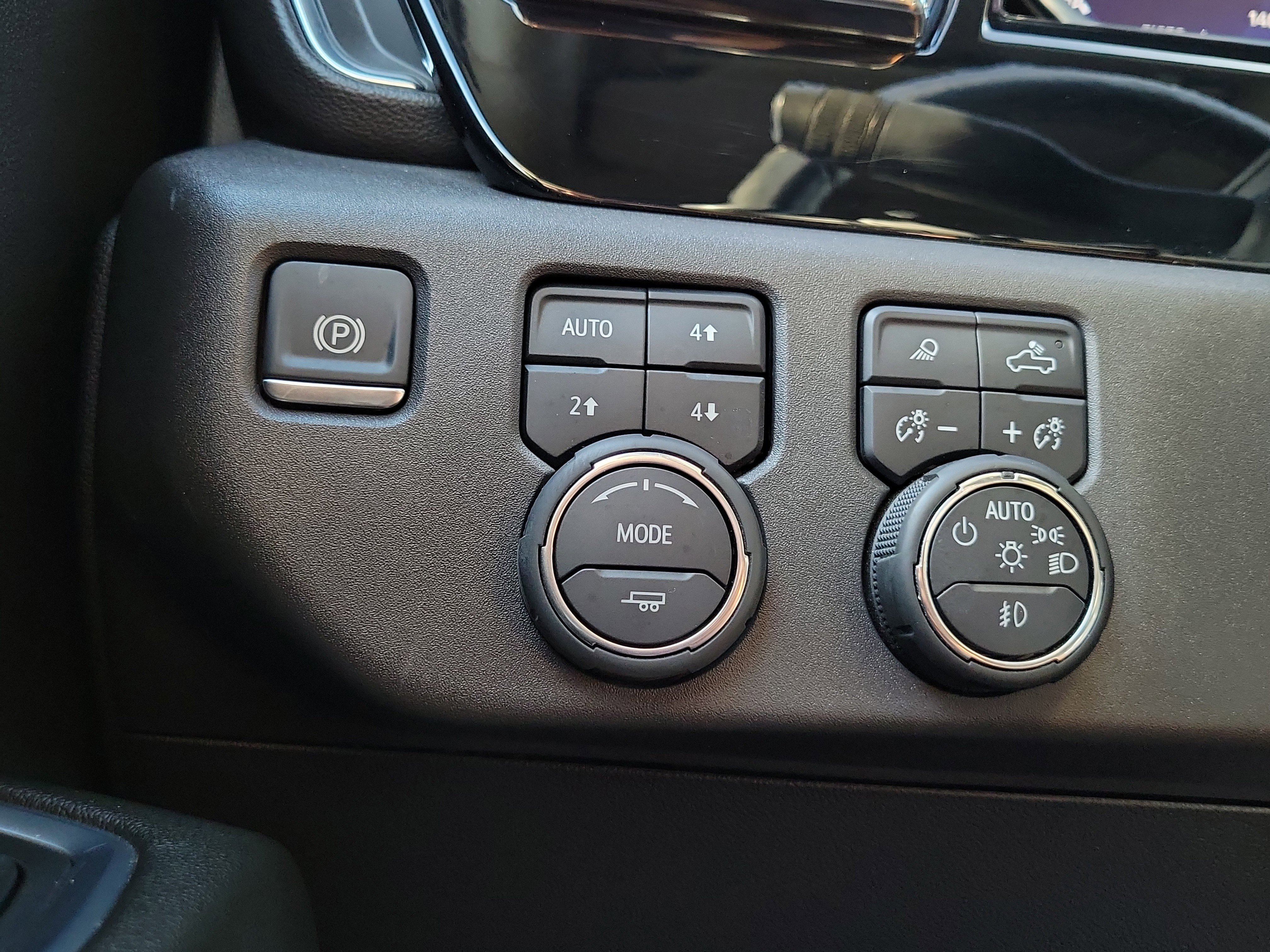 Used 2024 Chevrolet Silverado 1500 LT Trail Boss w/ LT Trail Boss Premium Package image 27