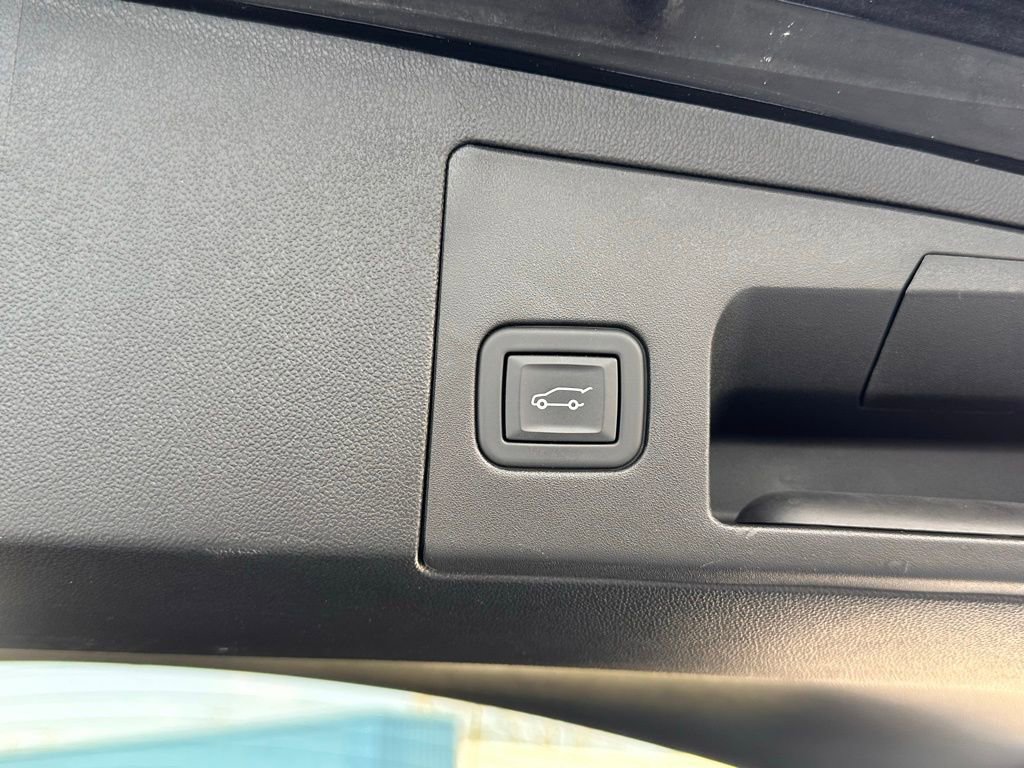 Used 2023 Cadillac XT5 Premium Luxury w/ Technology Package image 17