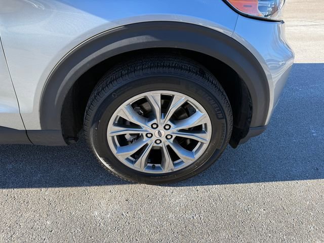 Certified 2022 Ford Explorer XLT w/ Equipment Group 202A image 29