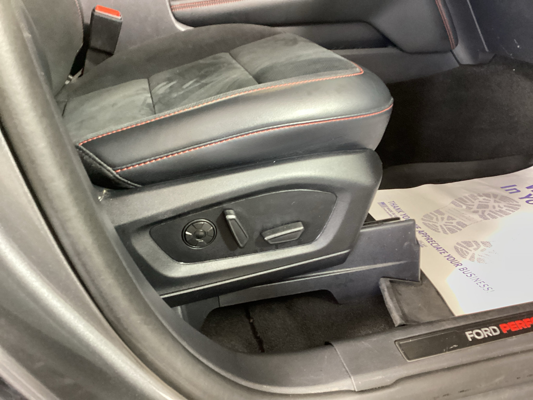 Certified 2025 Ford Explorer ST AWD/4WD image 9