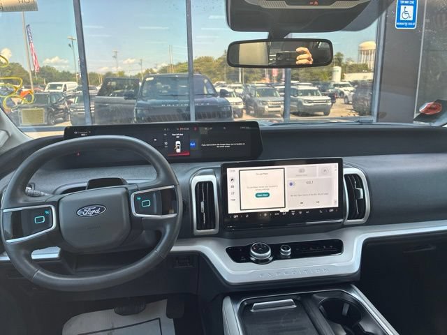 Certified 2025 Ford Expedition Max Active RWD image 9