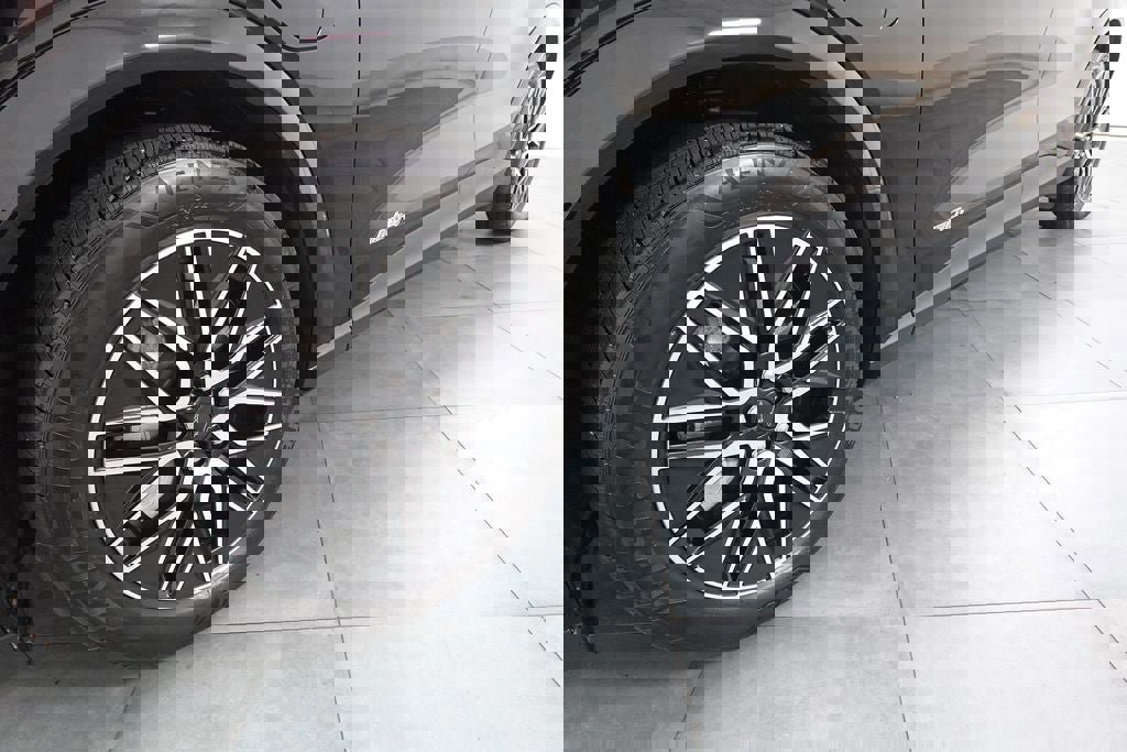 Certified 2025 Ford Mustang Mach-E Premium image 30