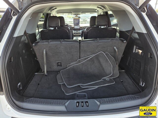 Certified 2023 Ford Explorer XLT w/ Equipment Group 202A RWD image 15
