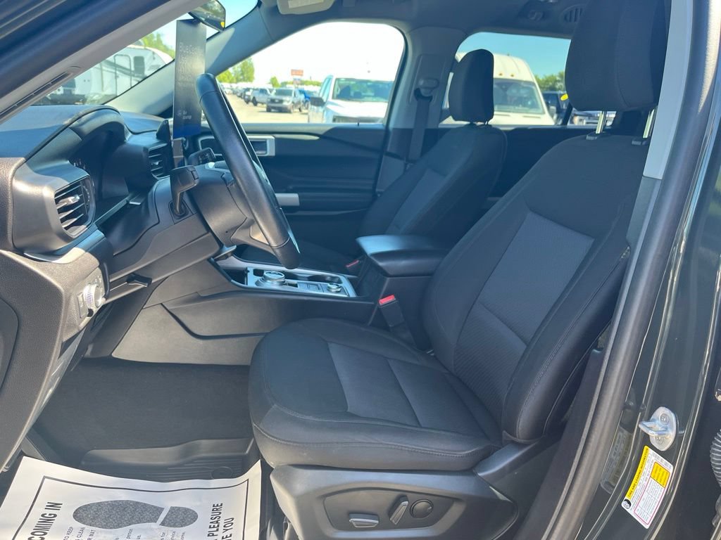 Certified 2022 Ford Explorer XLT w/ Class IV Trailer Tow Package AWD/4WD image 12