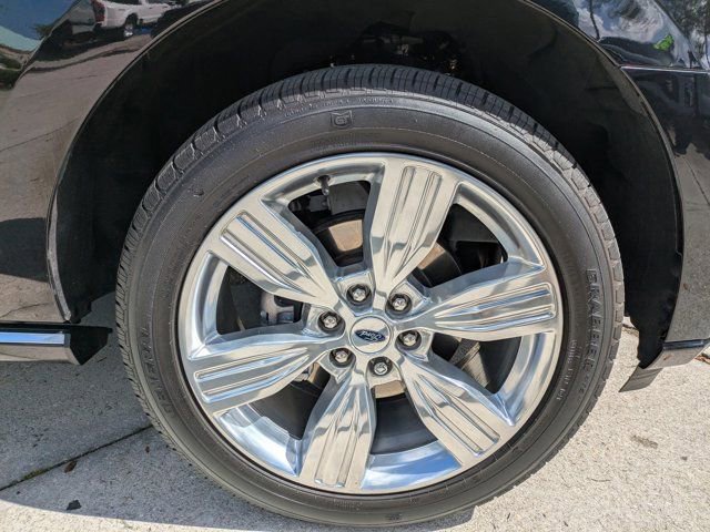 Certified 2023 Ford Expedition Platinum image 11