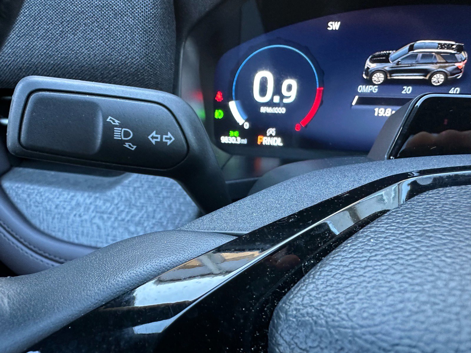 Certified 2025 Ford Explorer Platinum w/ LUX Leather Package image 47