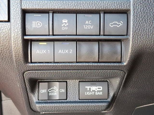 Used 2024 Toyota Tacoma TRD Pro AWD/4WD image 28