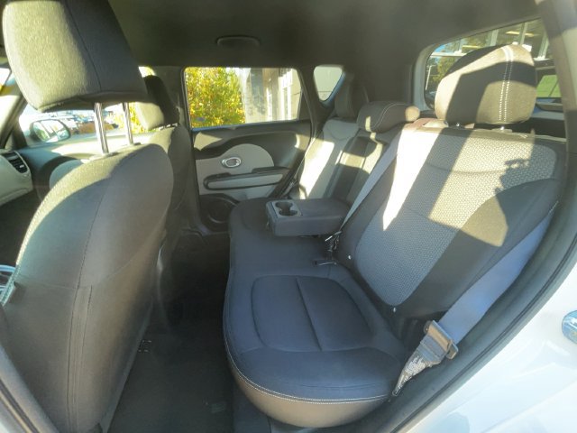 Used 2017 Kia Soul + FWD image 27