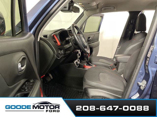 Used 2022 Jeep Renegade Trailhawk AWD/4WD image 9