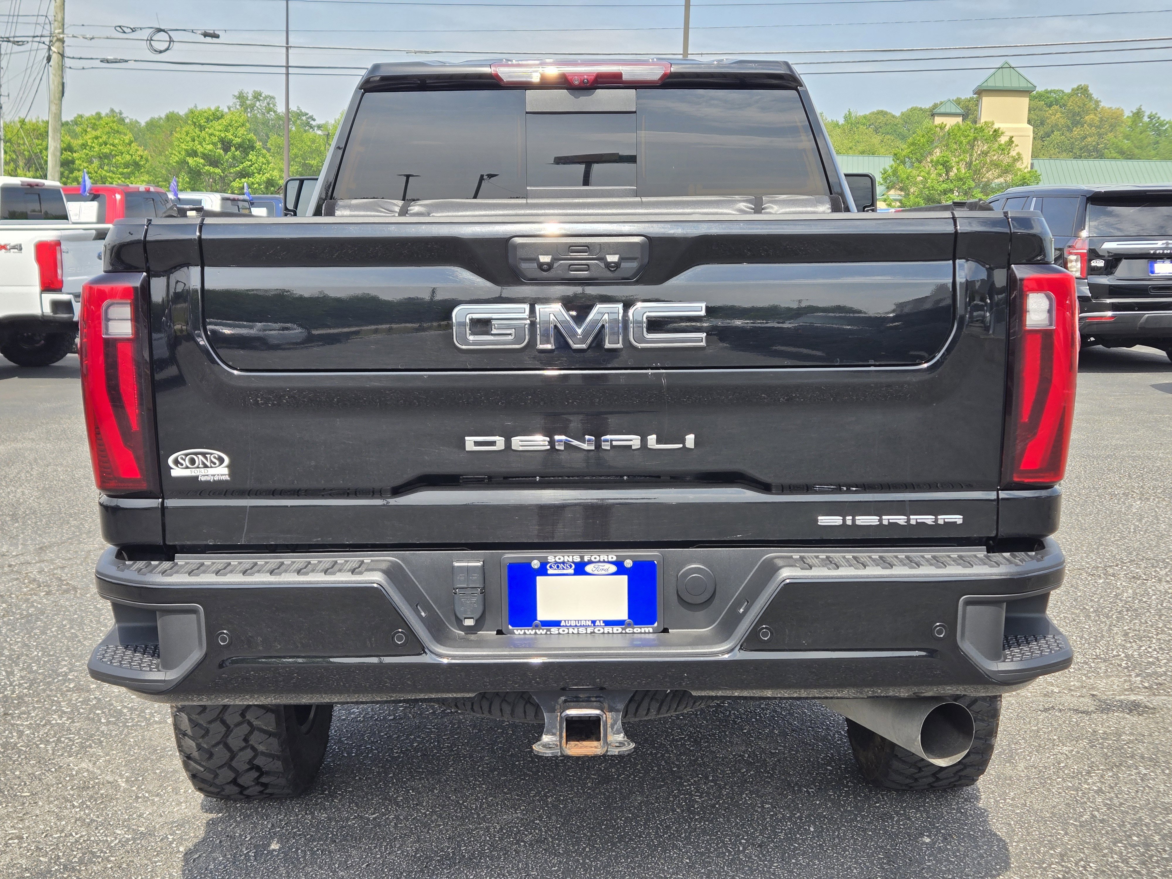Used 2024 GMC Sierra 2500 Denali Ultimate w/ Max Trailering Package AWD/4WD image 9