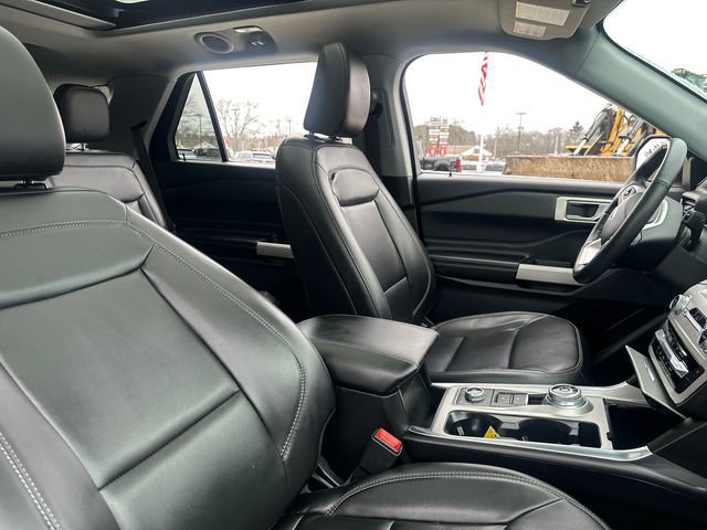 Certified 2022 Ford Explorer XLT w/ Equipment Group 202A image 18