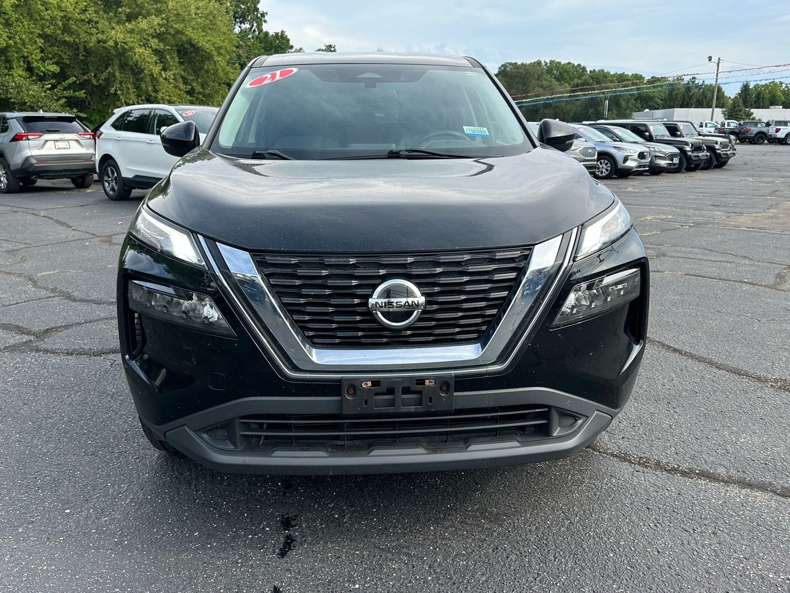 Used 2021 Nissan Rogue S AWD/4WD image 2
