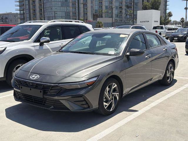 Used 2025 Hyundai Elantra SEL FWD image 13