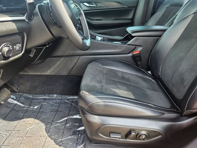 Used 2025 Jeep Grand Cherokee L Altitude RWD image 38