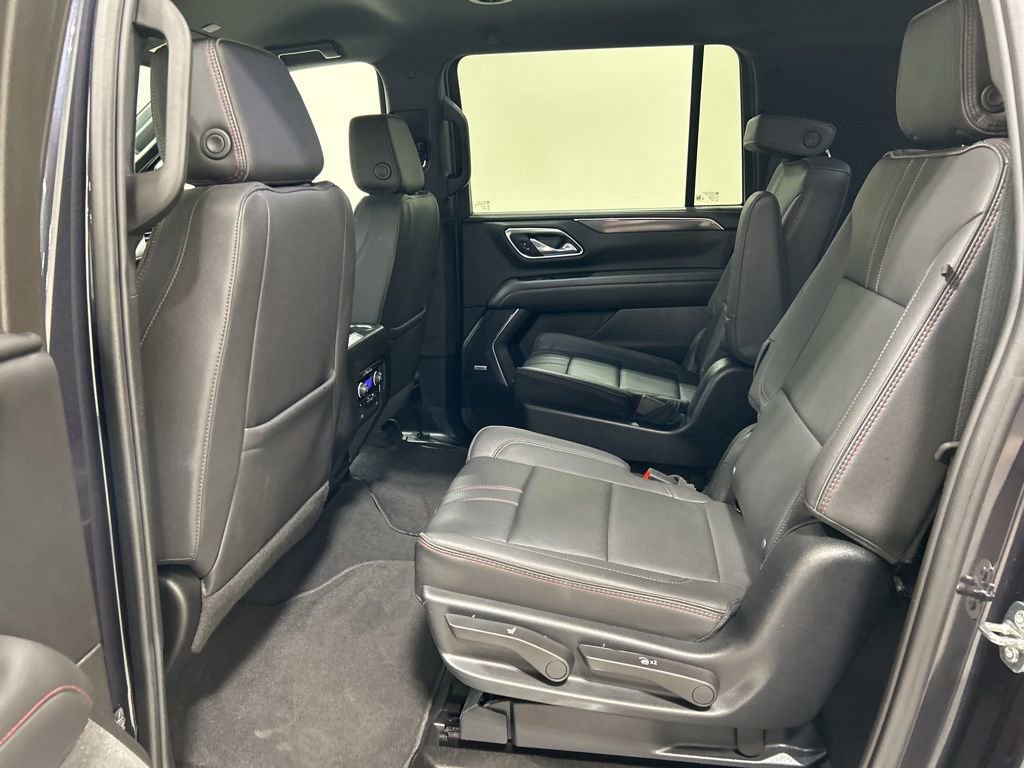 Used 2023 Chevrolet Suburban RST w/ Luxury Package image 26