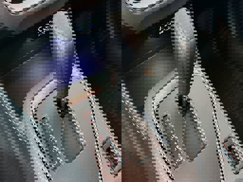 Used 2024 Subaru Crosstrek 2.0i Premium w/ Crosstrek Mirror Package image 20