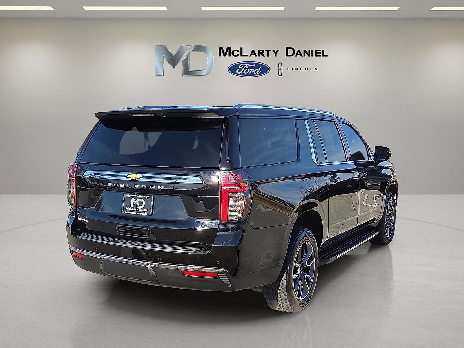 Used 2024 Chevrolet Suburban LS image 5