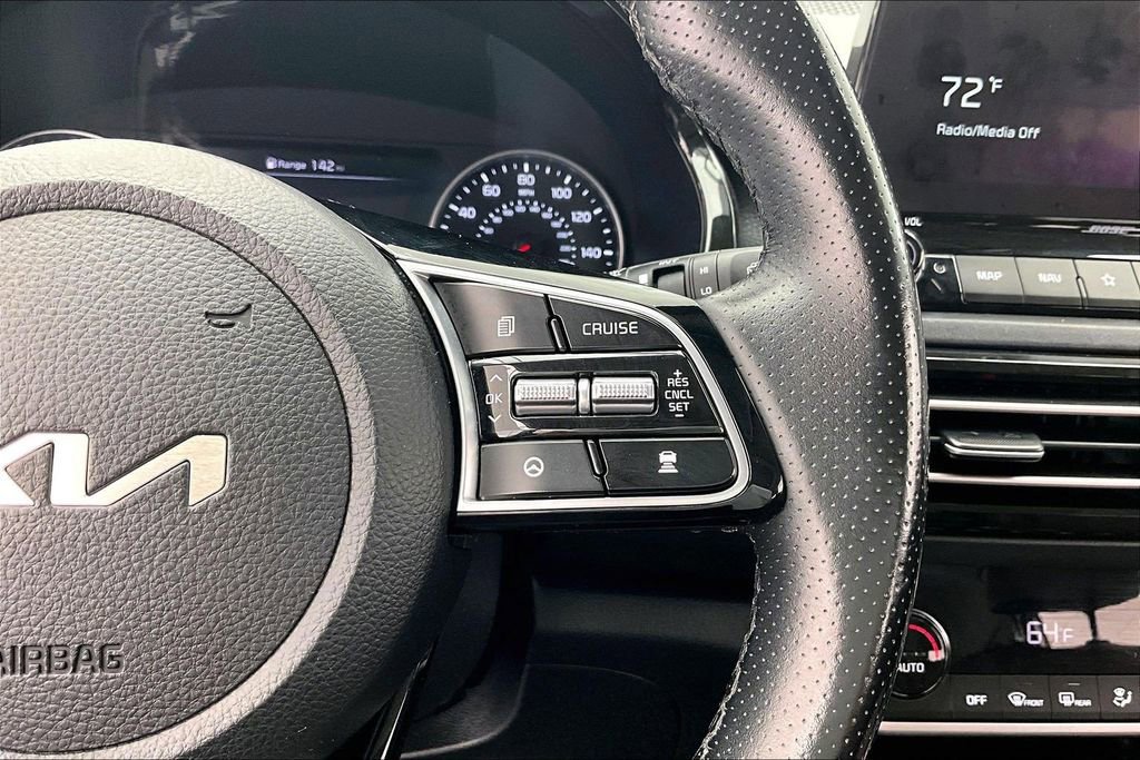 Used 2022 Kia Seltos SX w/ Sunroof Package AWD/4WD image 19