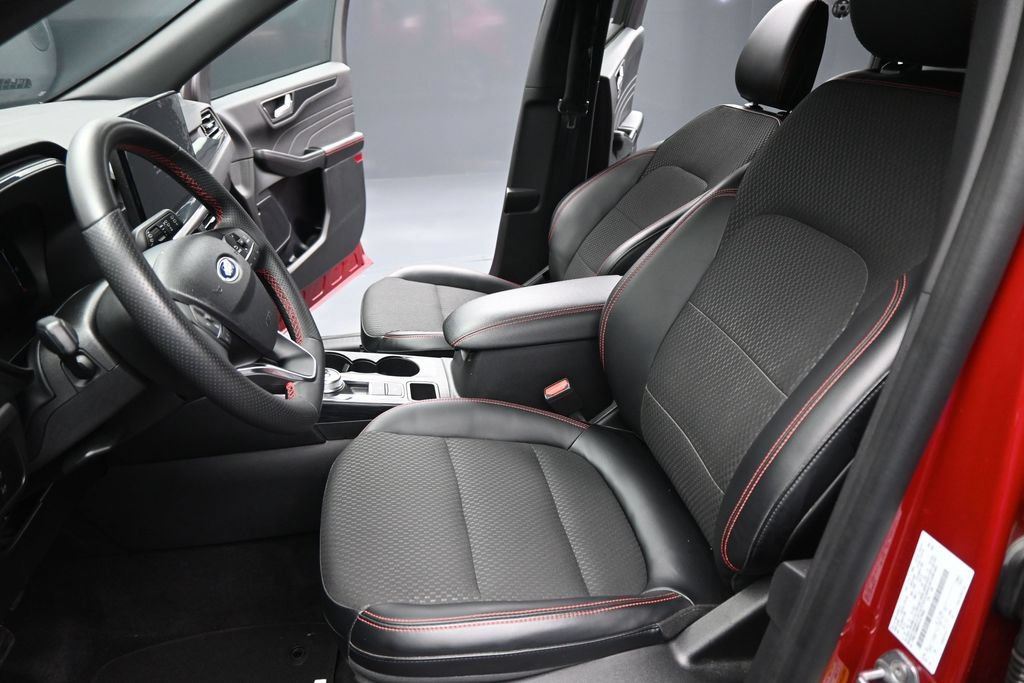 Certified 2023 Ford Escape ST-Line w/ Tech Pack #1 FWD image 10