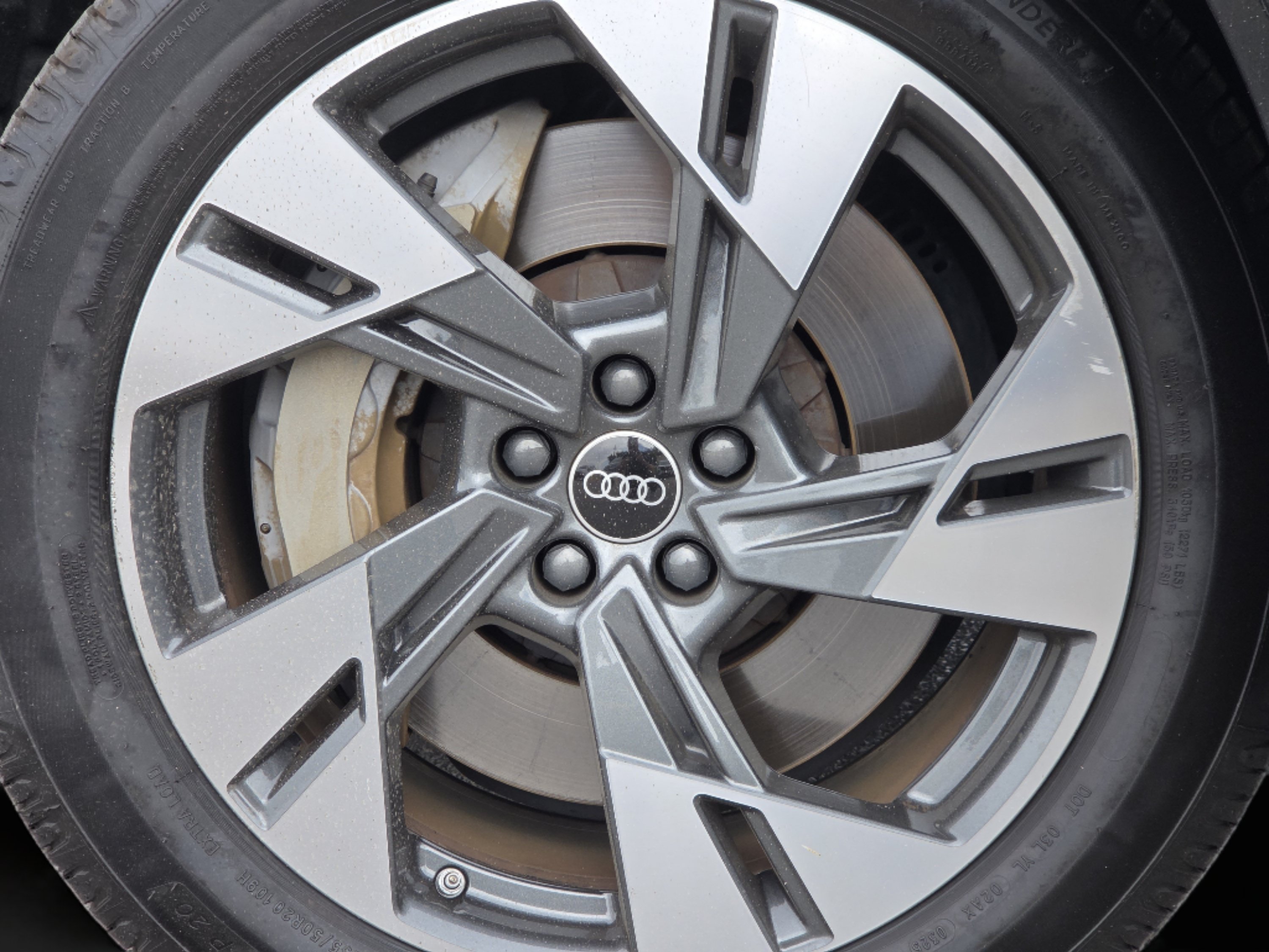 Used 2023 Audi e-tron Premium w/ Convenience Plus Package AWD/4WD image 16