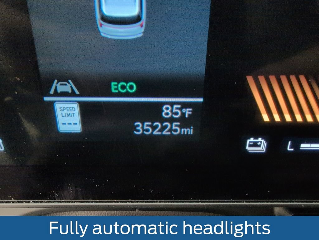 Used 2025 Kia Carnival EX FWD image 21