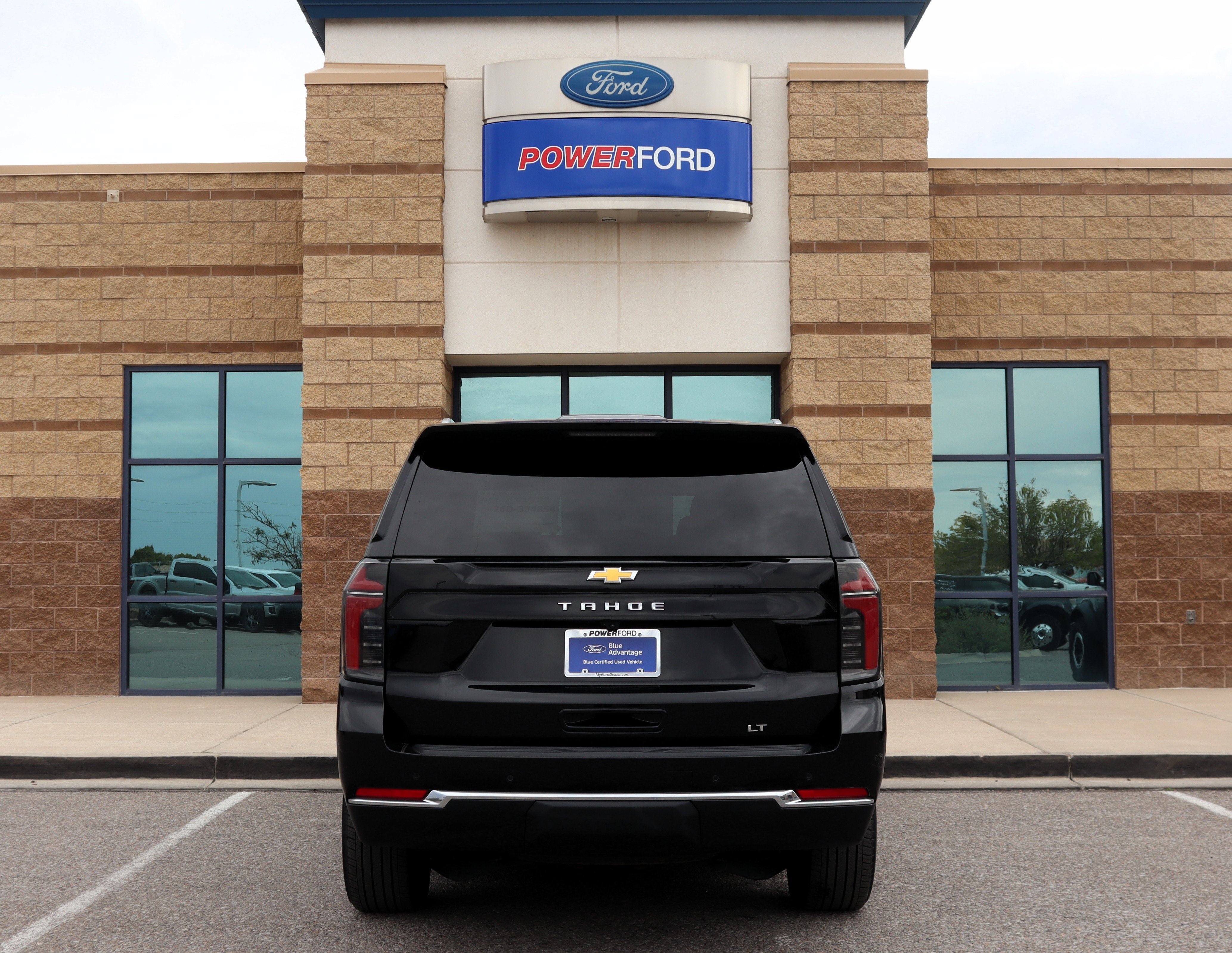 Used 2025 Chevrolet Tahoe LT RWD image 7