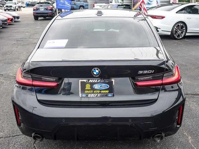 Used 2025 BMW 330i Sedan w/ M Sport Package RWD image 8