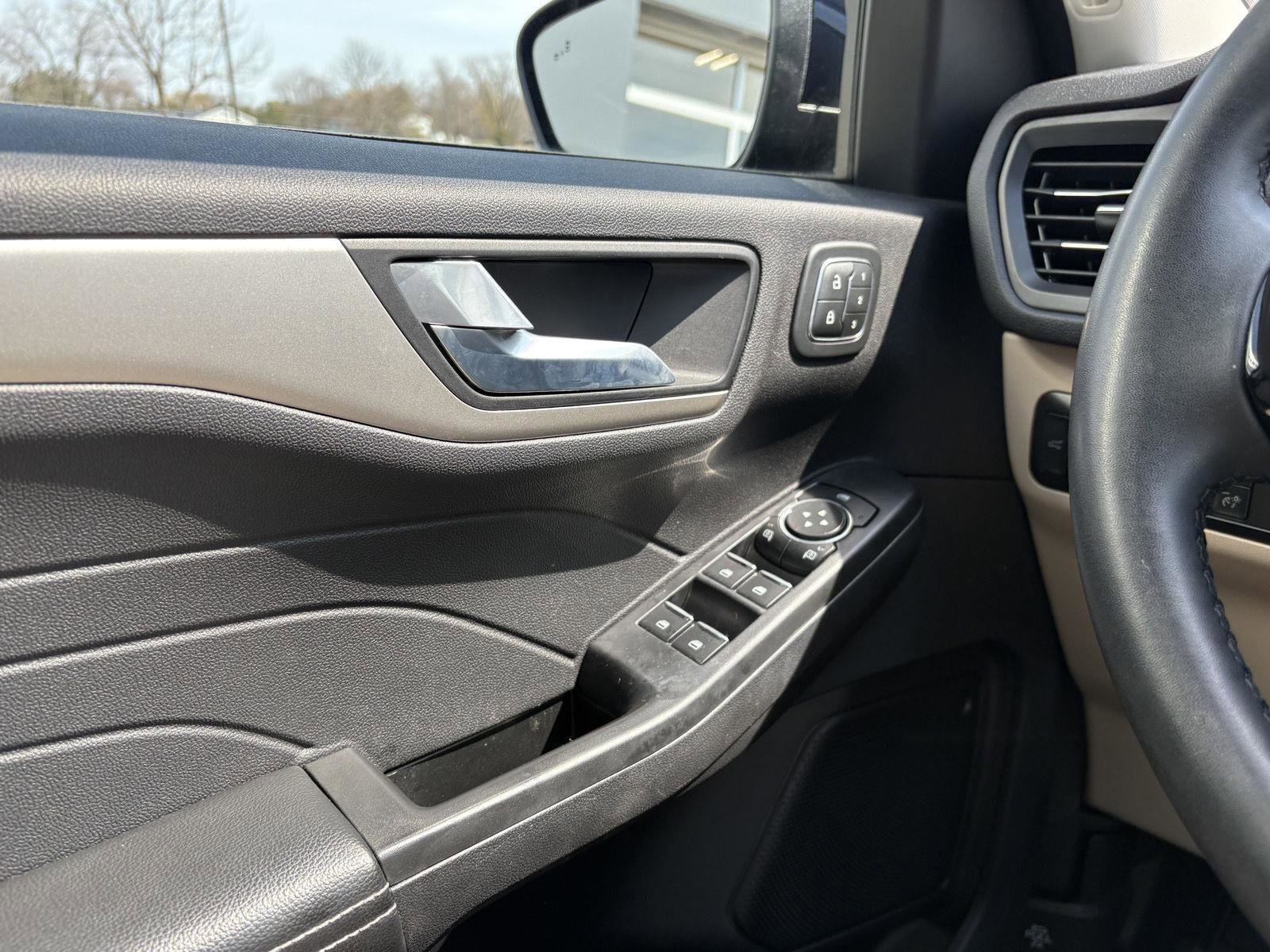 Certified 2021 Ford Escape SEL w/ Technology Package image 13