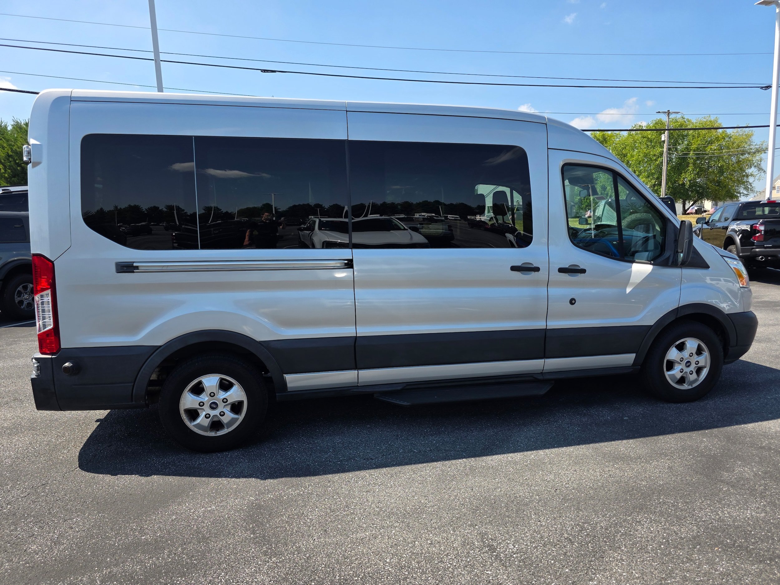 Certified 2019 Ford Transit 350 XLT RWD image 4