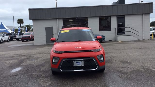Used 2022 Kia Soul LX image 2