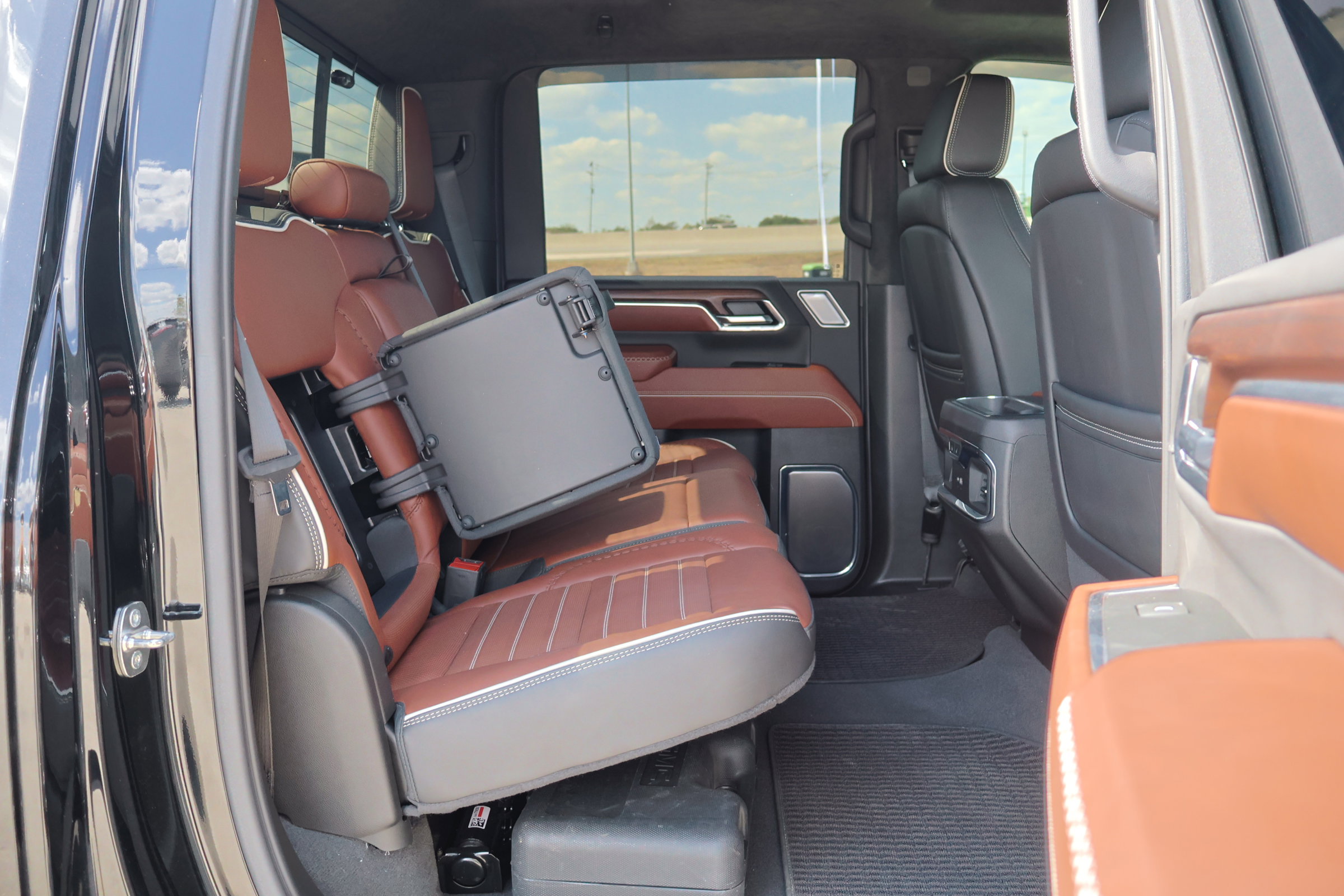 Used 2024 GMC Sierra 2500 Denali Ultimate w/ Max Trailering Package image 40