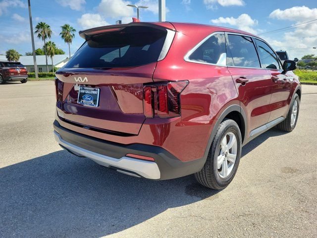 Used 2024 Kia Sorento LX FWD image 6