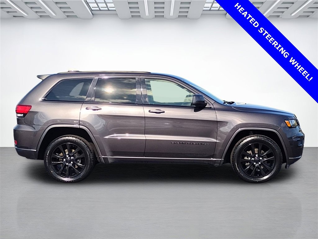 Used 2018 Jeep Grand Cherokee Altitude image 2
